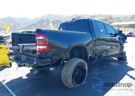 2021 Ram 1500 Laramie 4X4 5'7 Box z USA, uszkodzony, nr VIN 1C6SRFJTXMN823383